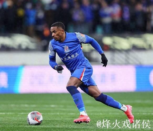 申花艰难挺过难关 暂时回到榜首 米内罗用脸顶入一球 申花艰难挺过难关 暂时回到榜首 米内罗用脸顶入一球