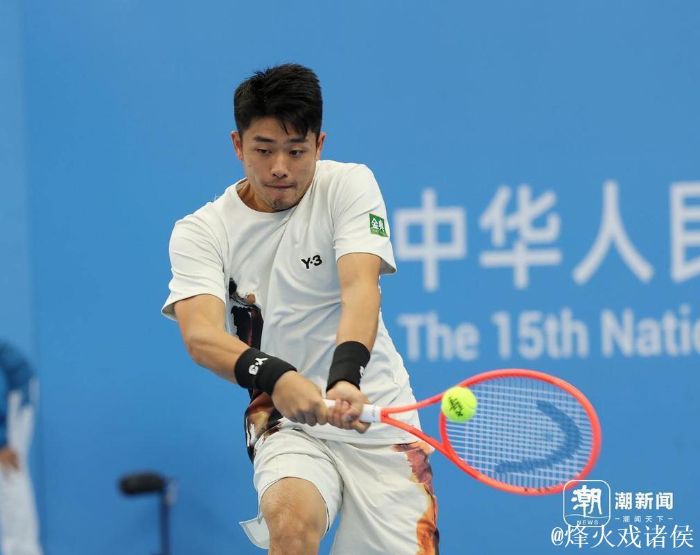 香港赛黄泽林首进巡回赛八强 吴易昺遭卢布列夫逆转