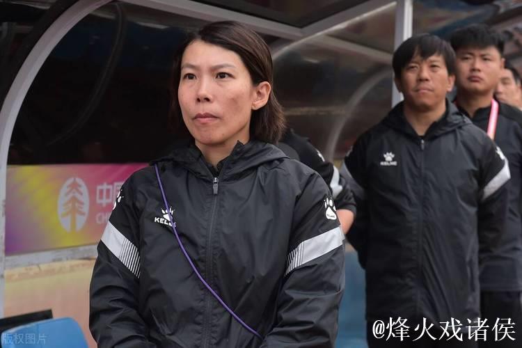 陈婉婷希望仅剩1%！女足选帅保守倾向引发争议，王军微弱优势领跑